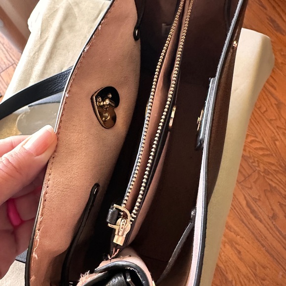 Elegant Kate Spade Black Leather Shoulder Bag with Gold Accent - Picture 15 of 16